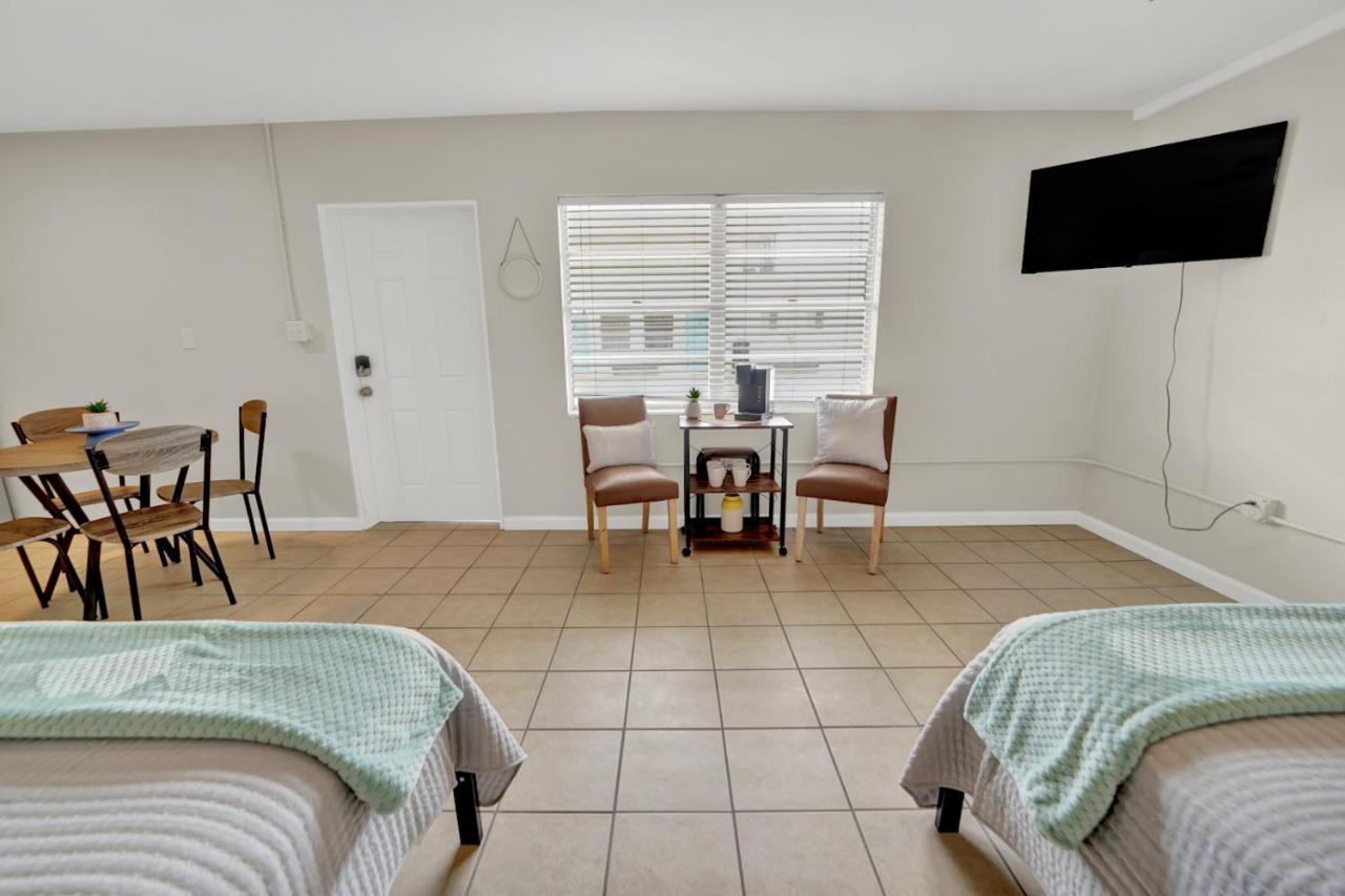 Sea Foam Suites Lower Grand Lagoon Exterior photo